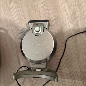 Cuisinart Silver Waffle Maker